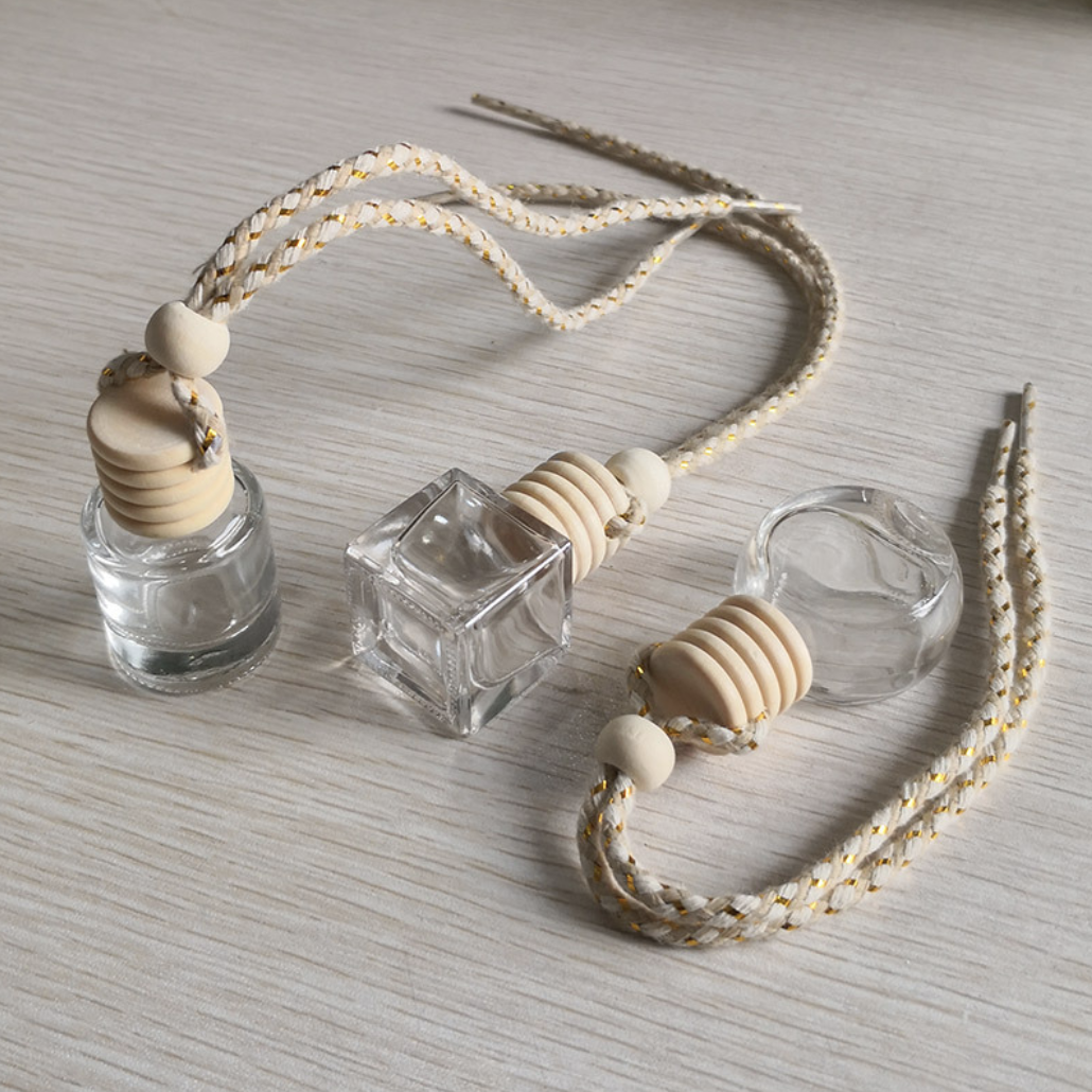 8ml Wholesale gift diffuser empty hanging car perfume transparent bottle with wooden cap