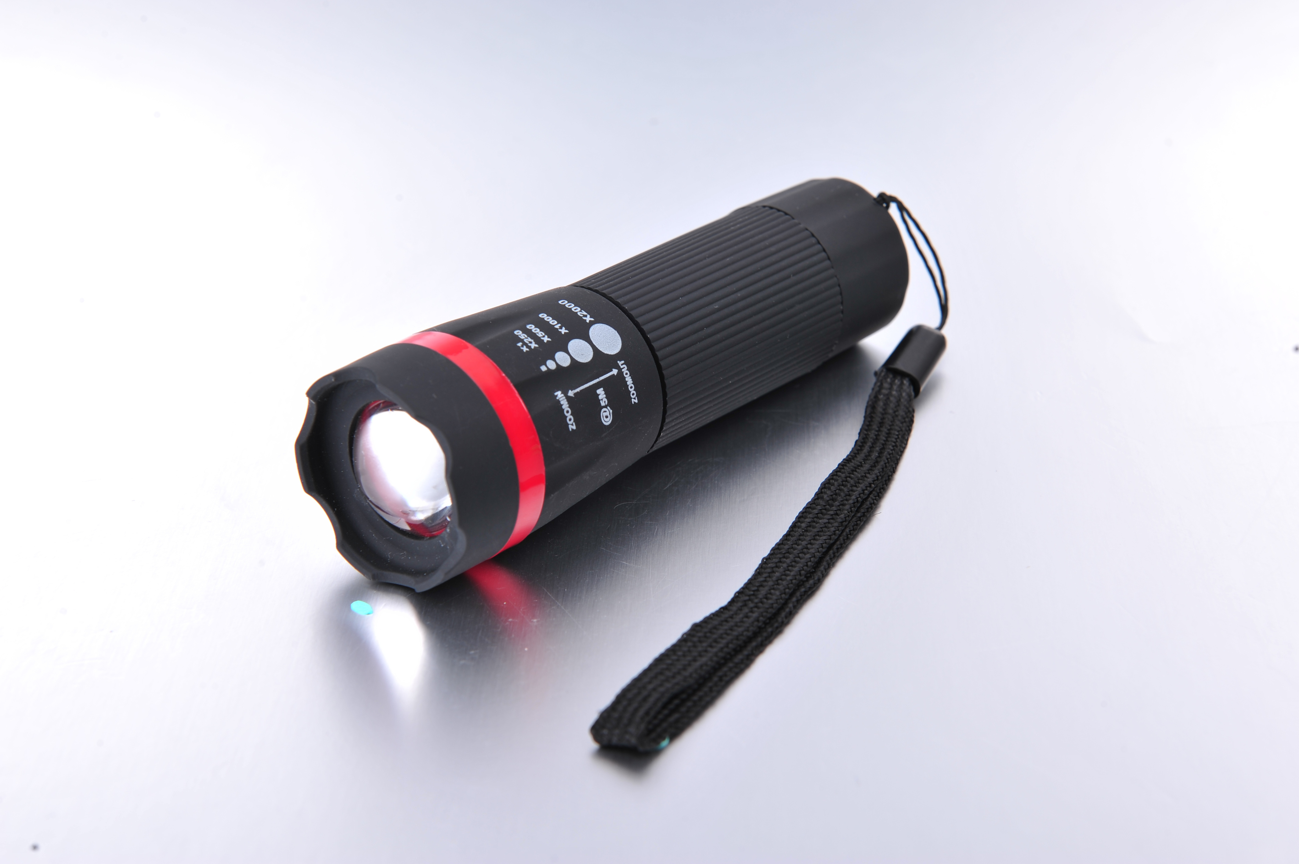 Hot models tactical flashlight can focus multi-function flashlight easy to carry does not take up space mini flashlight