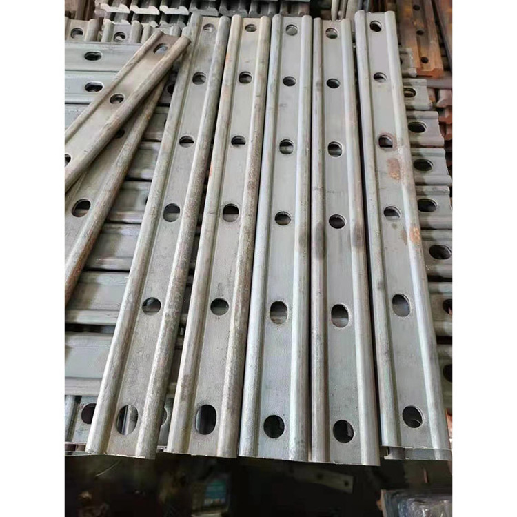 China GB standard 8kg 12 kg 15kg 18kg 22 kg 30KG QU71Mn Crane Railway Steel Light Rail For Train