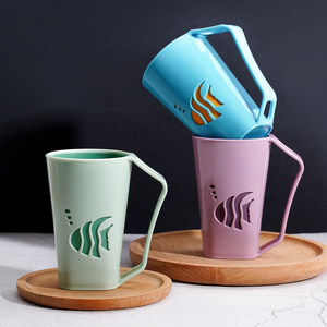 2 color fish pattern mug with handle