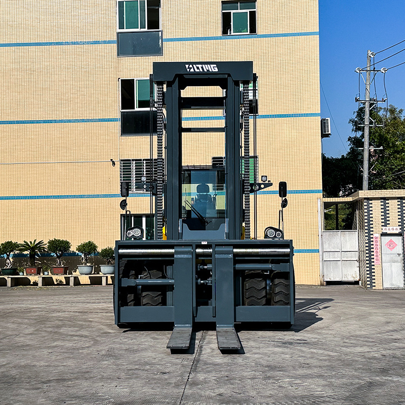 Manufacturer heavy duty diesel forklift 30 ton 35 ton diesel forklift truck with attachment