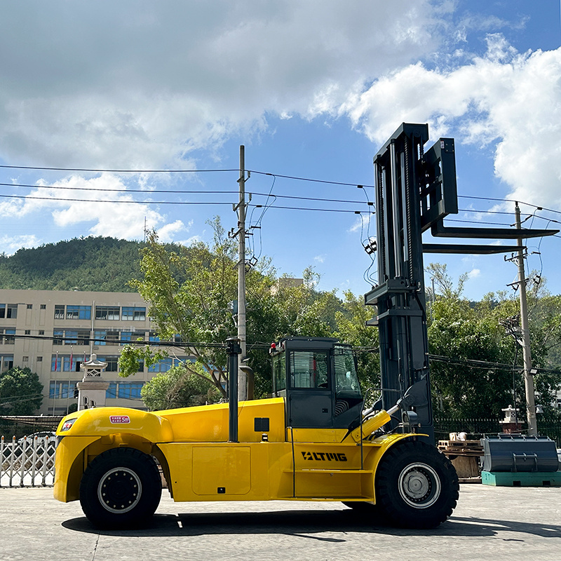 Manufacturer heavy duty diesel forklift 30 ton 35 ton diesel forklift truck with attachment