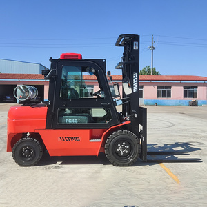 Chinese high quality LPG forklift truck 4000kg 4ton small gasoline 4 wheel  lpg forklift price with solid tire