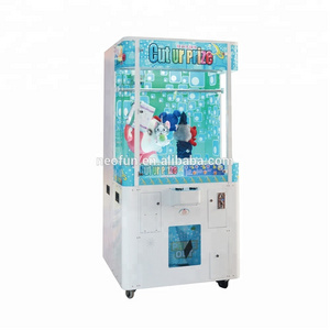 Barber cut arcade Coin Operated Prize Vending cut ur prize game Machine for sales