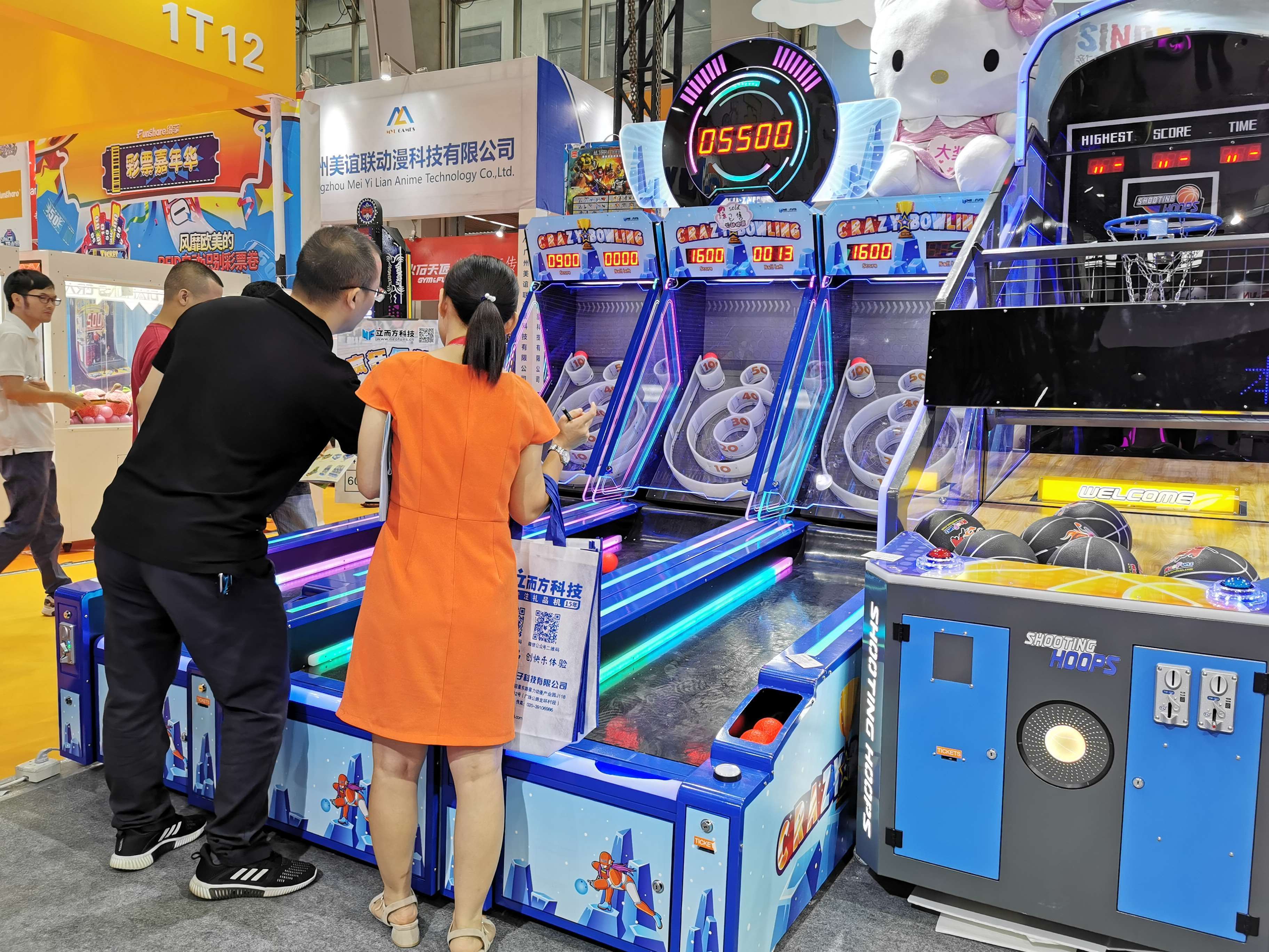 Indoor Sports 3 Players Coin Operated Tikets Redemption Arcade Sports Bowling Amusement Game 3 Lanes Bowling Alley Equipment