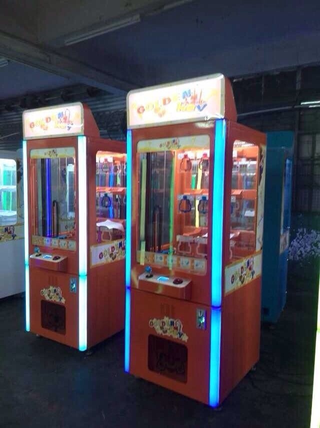 Coin Operated Key Master Game Golden Key Prize Vending Game Machine With Bill Acceptor