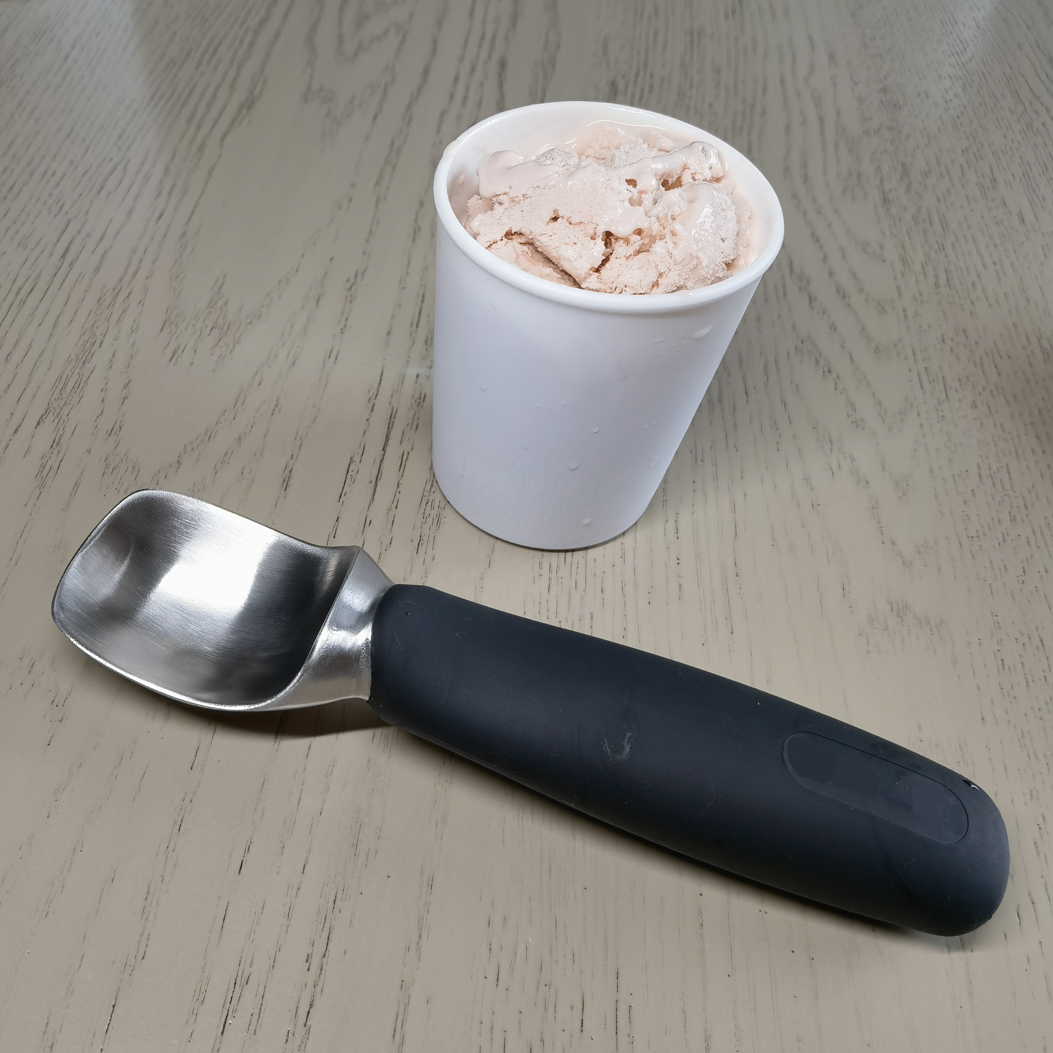 patent product solid stainless steel 18/8(SS304)Ice Cream Scoop with soft Comfortable Handle