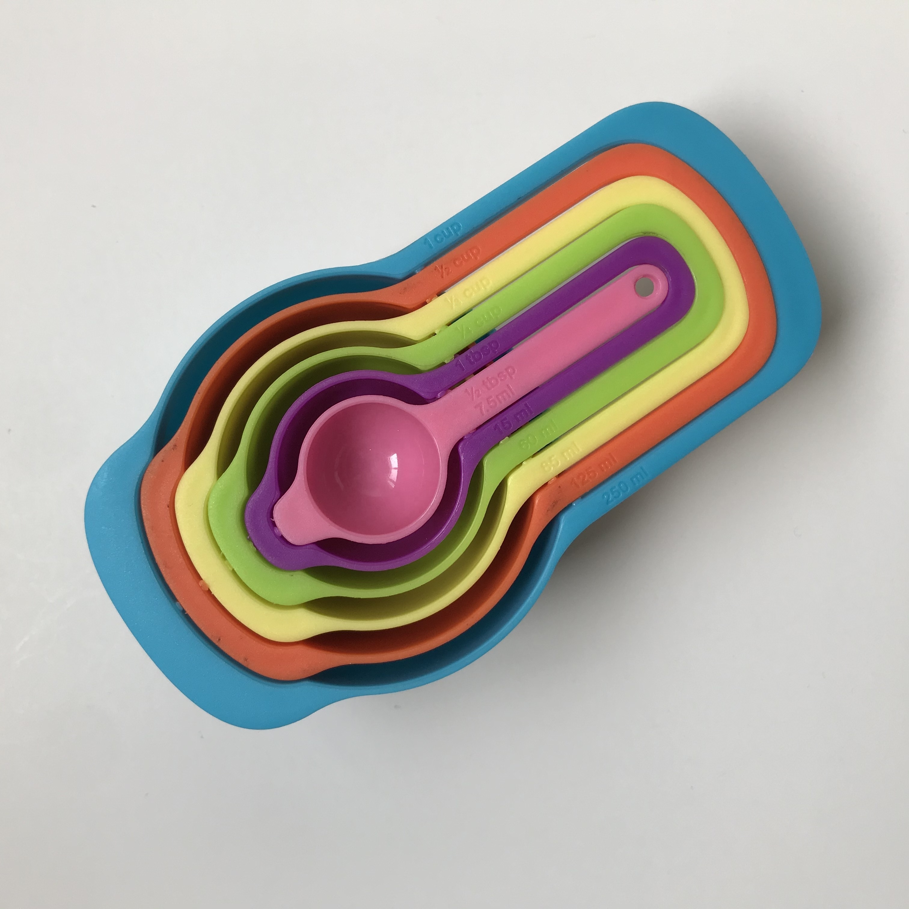 Rainbow Color 6-Piece Plastic Measuring Cups and Spoons Set