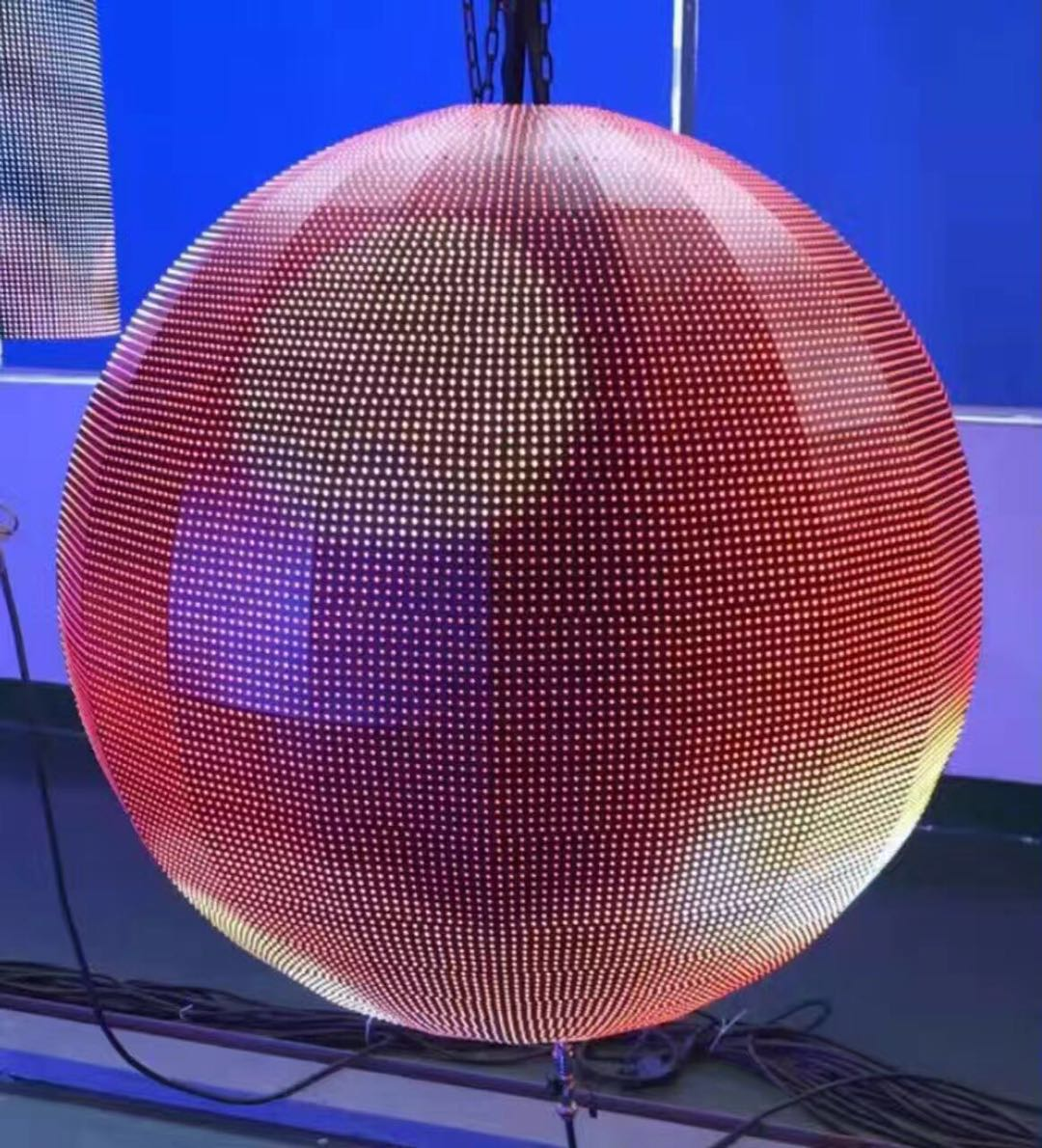 Customized Dimension Sphere Screen Indoor Advertising Spherical Video Ball Led Screen P1.8 P2 P3 P4 Curve Led Sphere Display