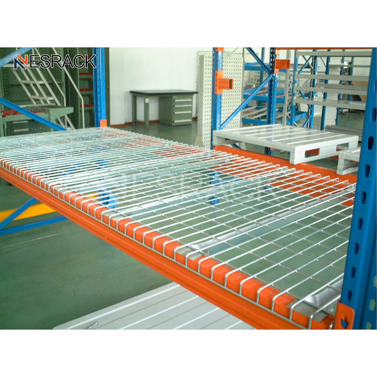 Boltless heavy duty pallet rack pallet rack stacking shelves system manufacturer with color steel wire mesh decking