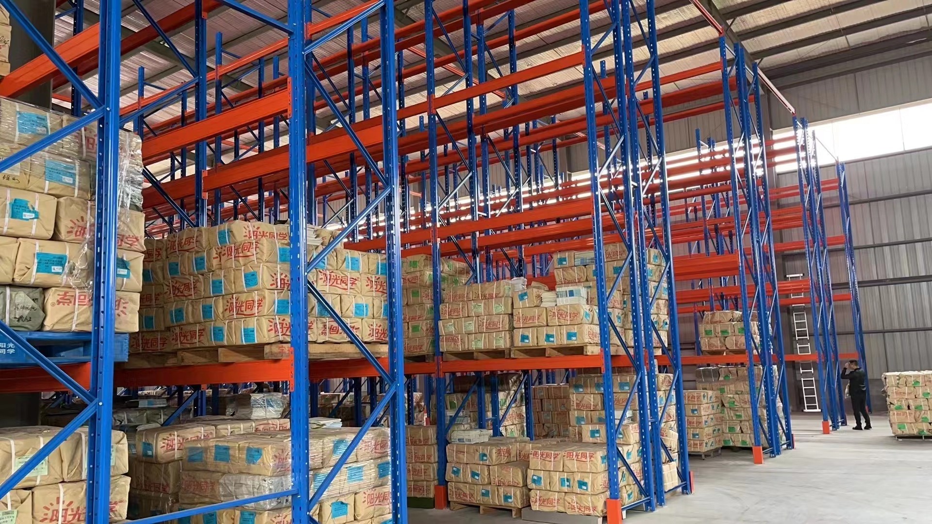 Custom use heavy duty vertical warehouse storage pallet rack system/double deep pallet rack