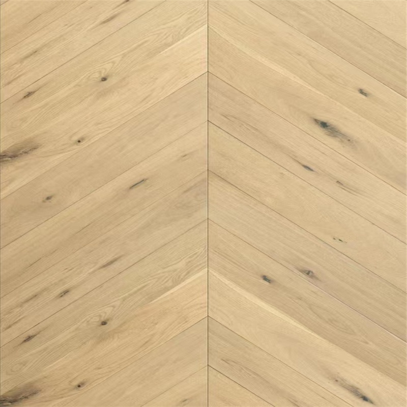 2023 Export UV Coating Light- brushed Finished Russian White Oak Multi-layer Parquet Fish-bone Solid  Engineered Wood flooring