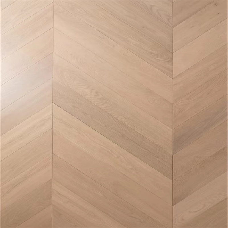 2023 Export UV Coating Light- brushed Finished Russian White Oak Multi-layer Parquet Fish-bone Solid  Engineered Wood flooring