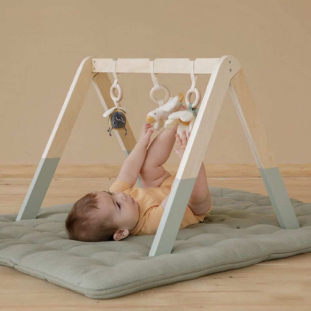 2024 New Desgin Wooden Handmade Baby Play Gym with 5 Hanging Toys