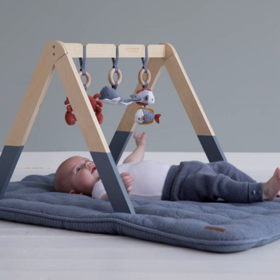 2024 New Desgin Wooden Handmade Baby Play Gym with 5 Hanging Toys