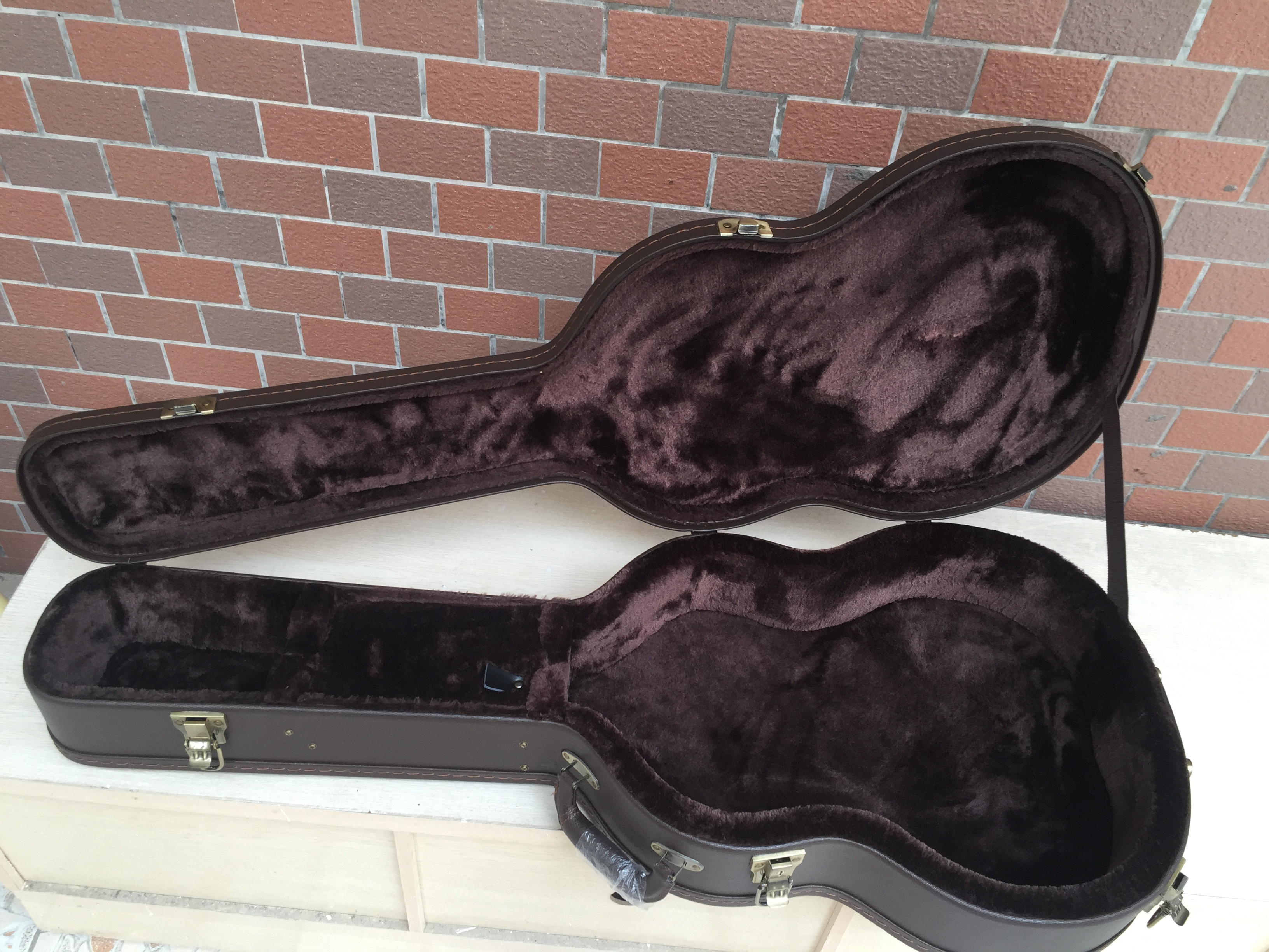 Customize Fashion Designed Noble Mink Lint Arch Top Instrument Case Brown Hard Shell Guitar Case Classical Guitar Case