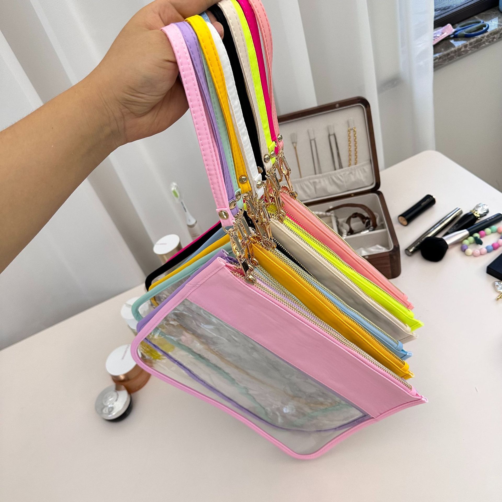 Custom DIY Wholesale Clear Chenille Patch Letter Beach Travel Bag Snacks PVC Clear Cosmetic Transparent Zipper Make Up Bag