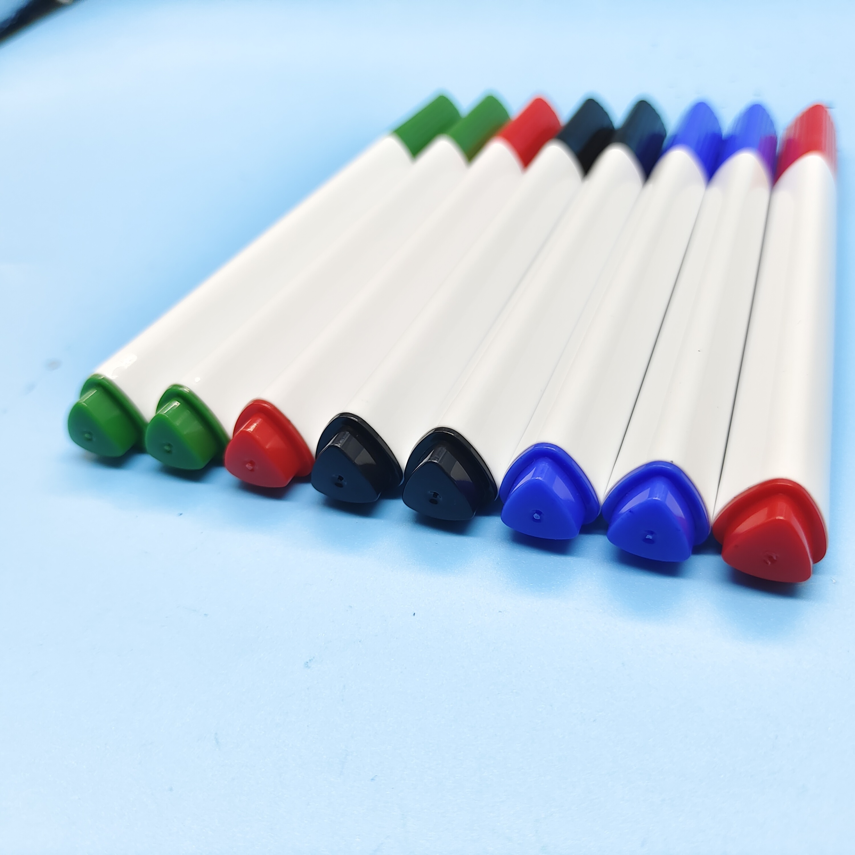 High Quality Triangle Shape Non-toxic Dry Erase Whiteboard Marker ink Manufacturer cheap pen set