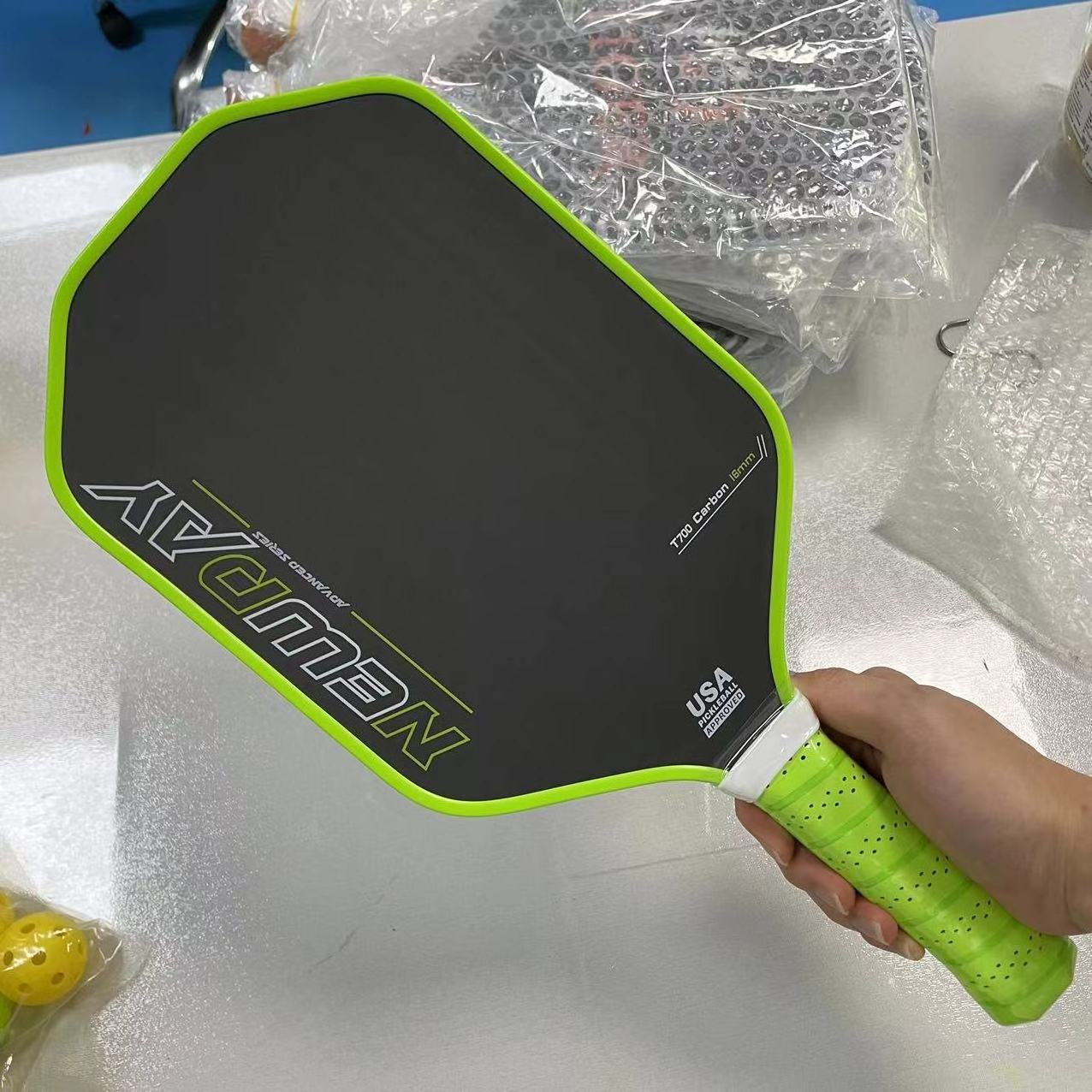 Custom Thermoformed T700 raw carbon fiber pickleball paddle