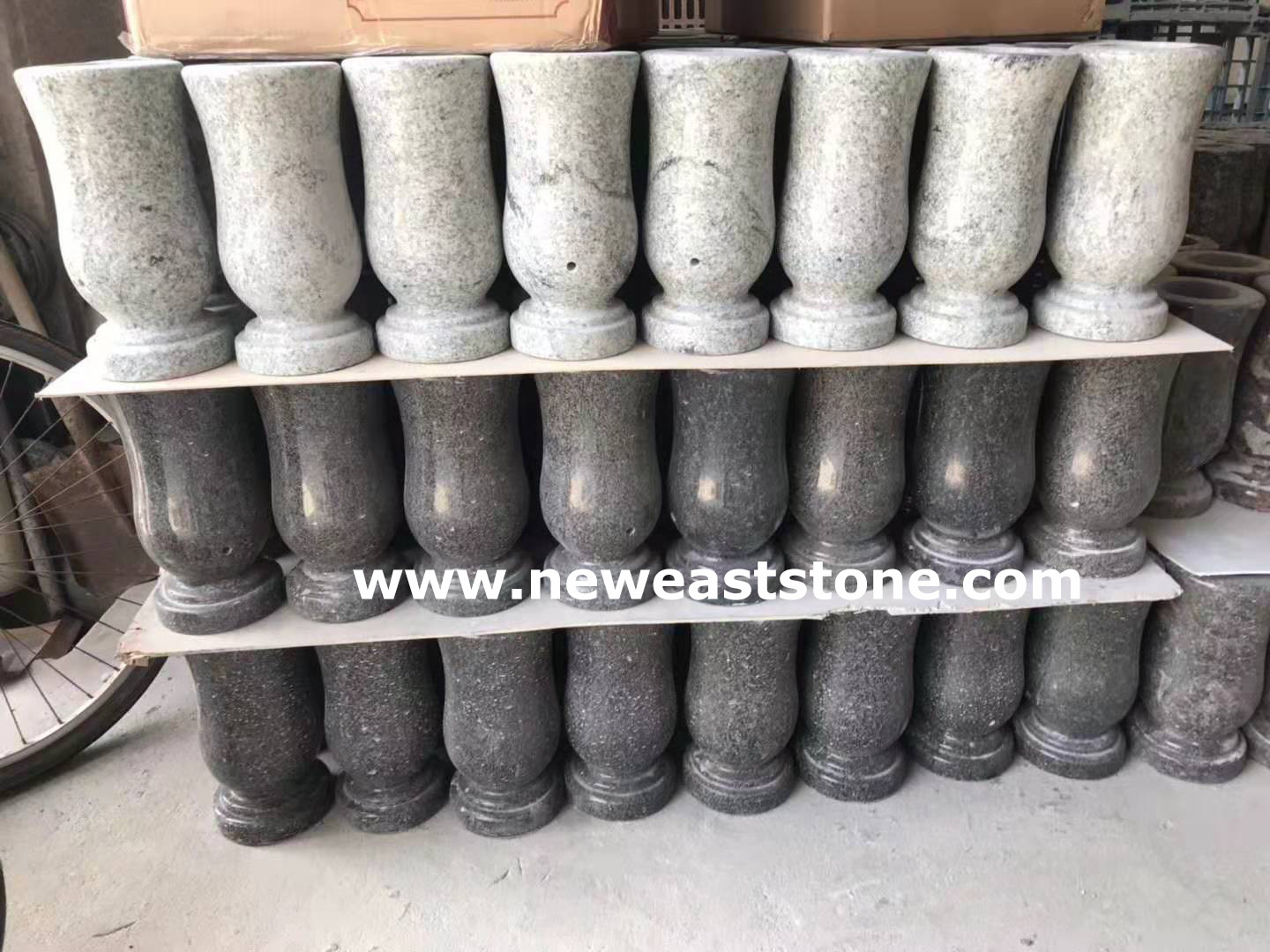 China Cheap Memorial Stone Granite Cemetery headstone flower vases for grave