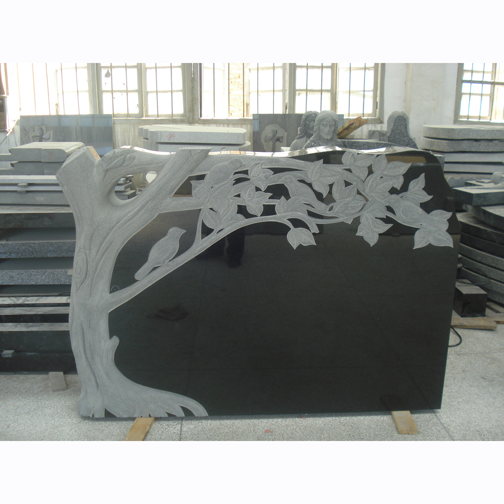 Shanxi Black Granite Western Tree headstone Designs Tombstone Price