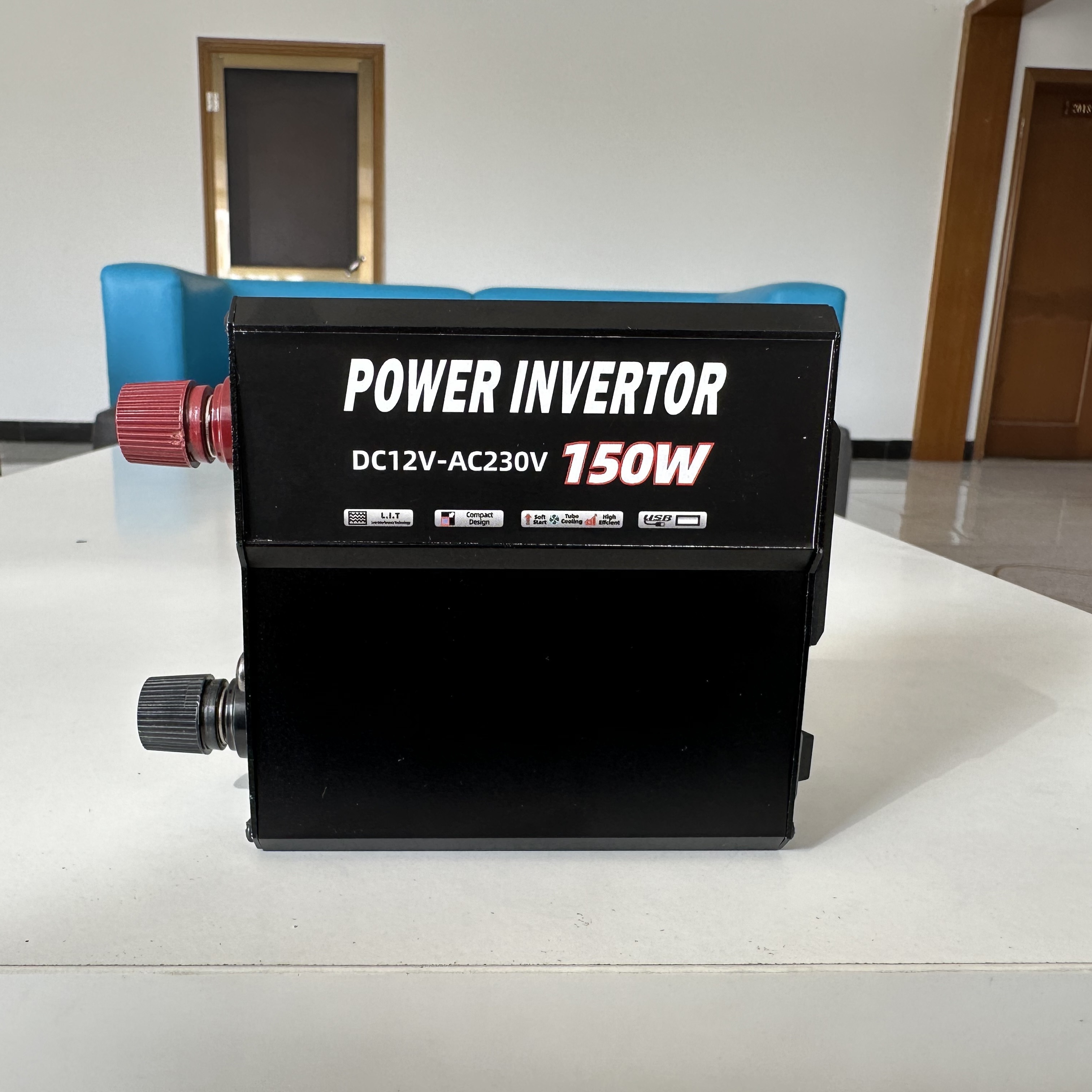 500W 600w 1500w car mounted inverter 12V to 120V/220V with USB correction wave high-frequency power converter