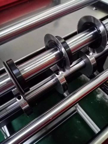 Fast Speed Automatic 400mm Roll Cutting Machine Fabric Cloth Roll To Sheet Cutter