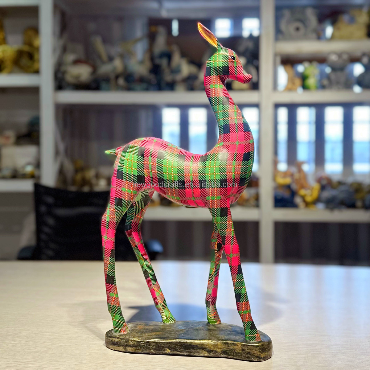 Modern Pop Art Resin Standing Deer Statue Sculpture for Home Decoration in Bedroom Living Room or Desk Accessories