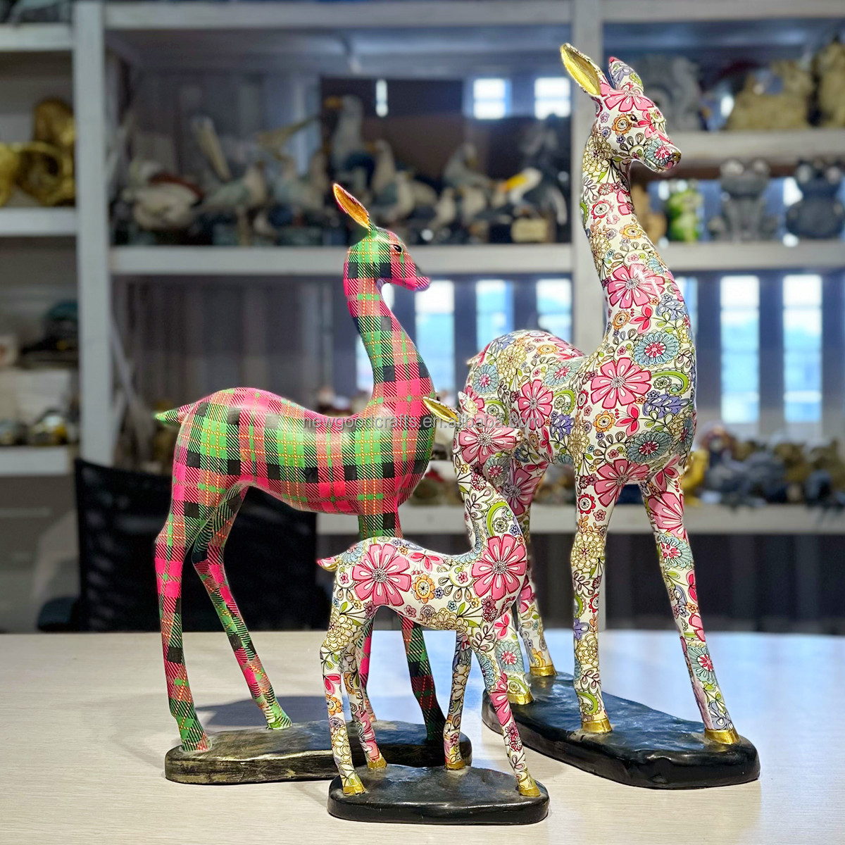 Modern Pop Art Resin Standing Deer Statue Sculpture for Home Decoration in Bedroom Living Room or Desk Accessories