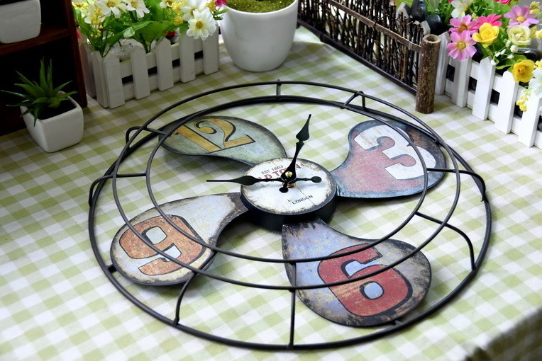 Easy To Hang And Transport Custom Vintage Wall Clock