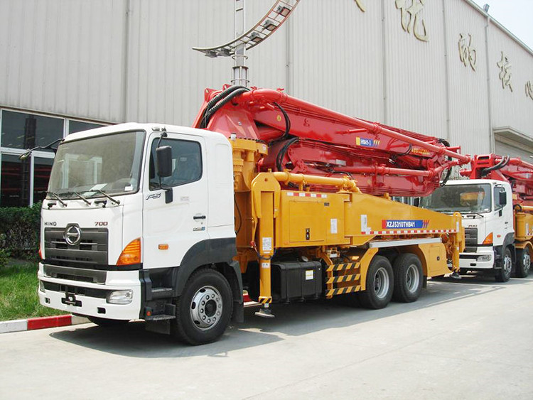 Brand New 43m Hydraulic Boom Truck Mounted Concrete Pump Truck with Parts HB43K