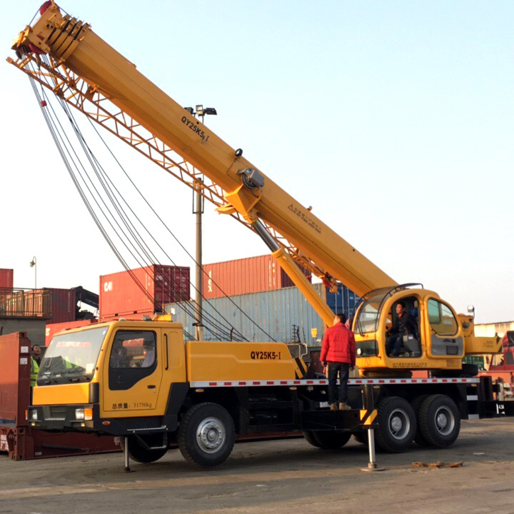 Chinese  XUZHOU famous brand 25 tons mobile truck crane