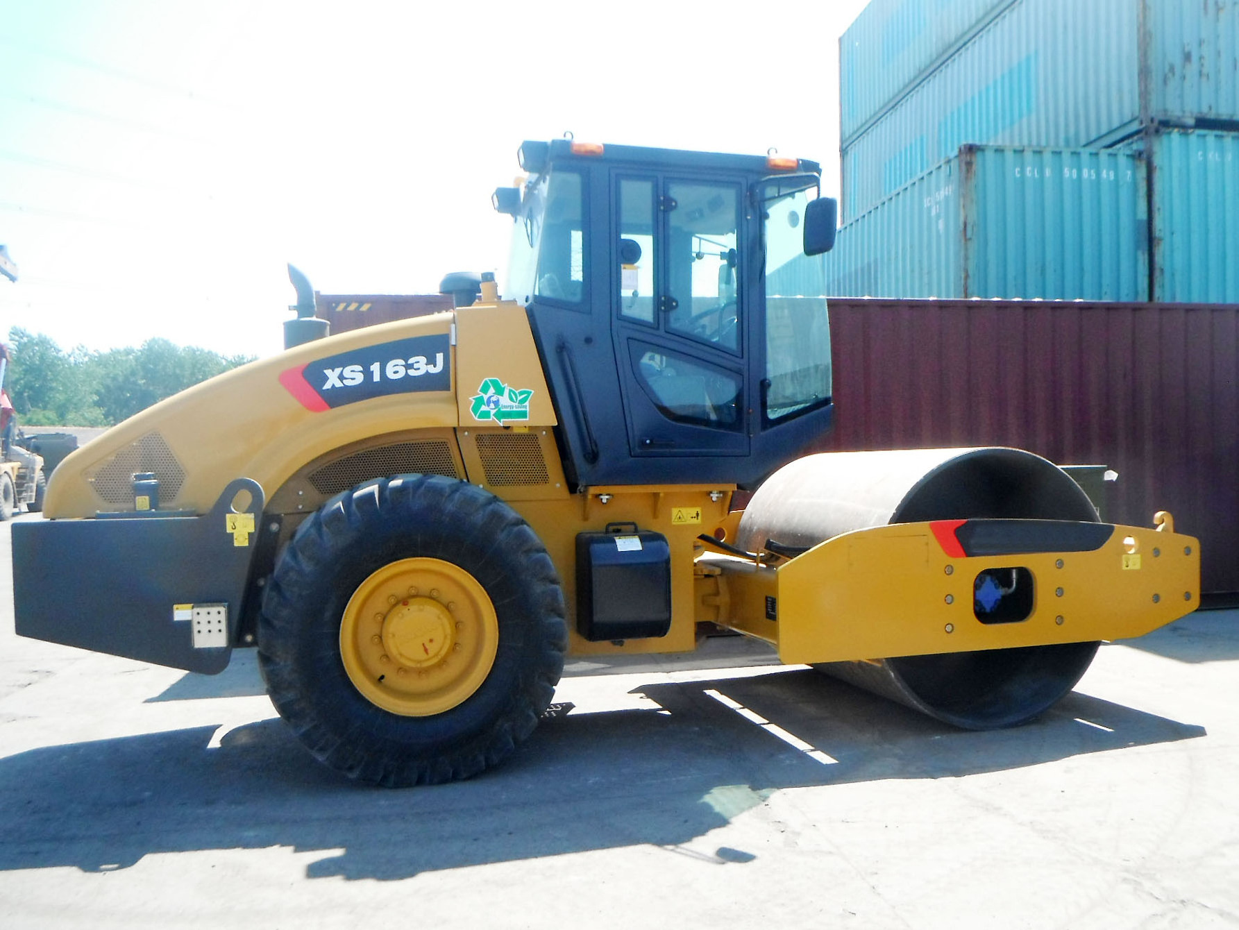 High Quality Chinese 14 ton Vibratory Compacting Roller XS142J