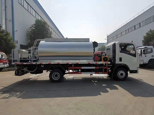 6000L Asphalt distributor  Intelligent Road Machinery Bitumen Fog Sealer Sprayer Spraying Truck