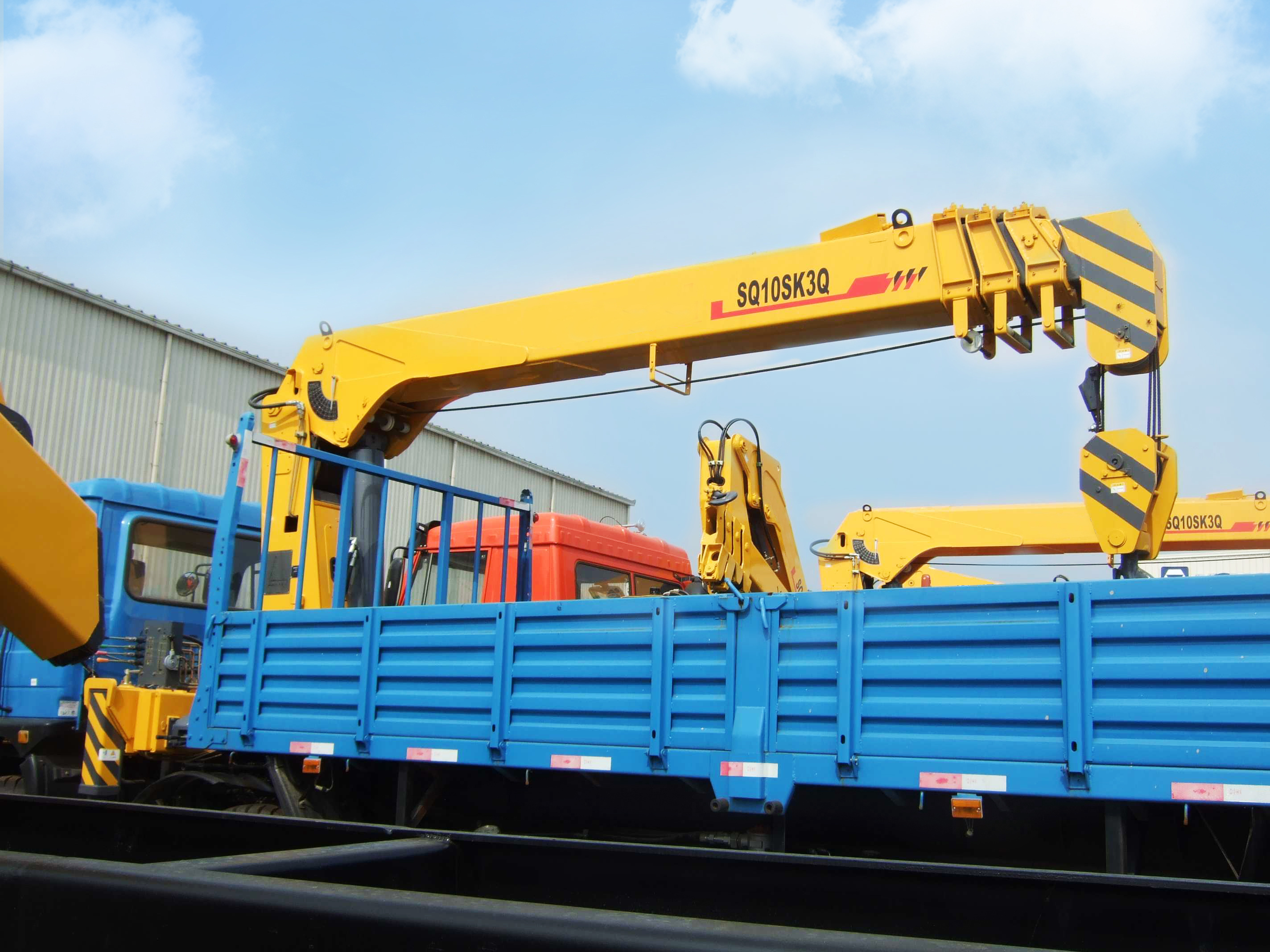 Official Manufacturer SQ10SK3Q crane boom hydraulic lorry 10 ton knuckle telescopic boom truck mounted crane for sale