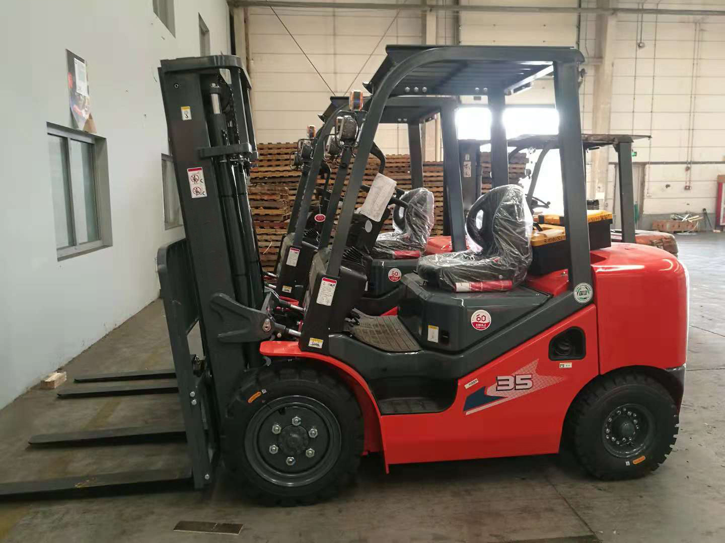 HELI 3.5 ton forklift CPC35 with side shift and attachments for sale