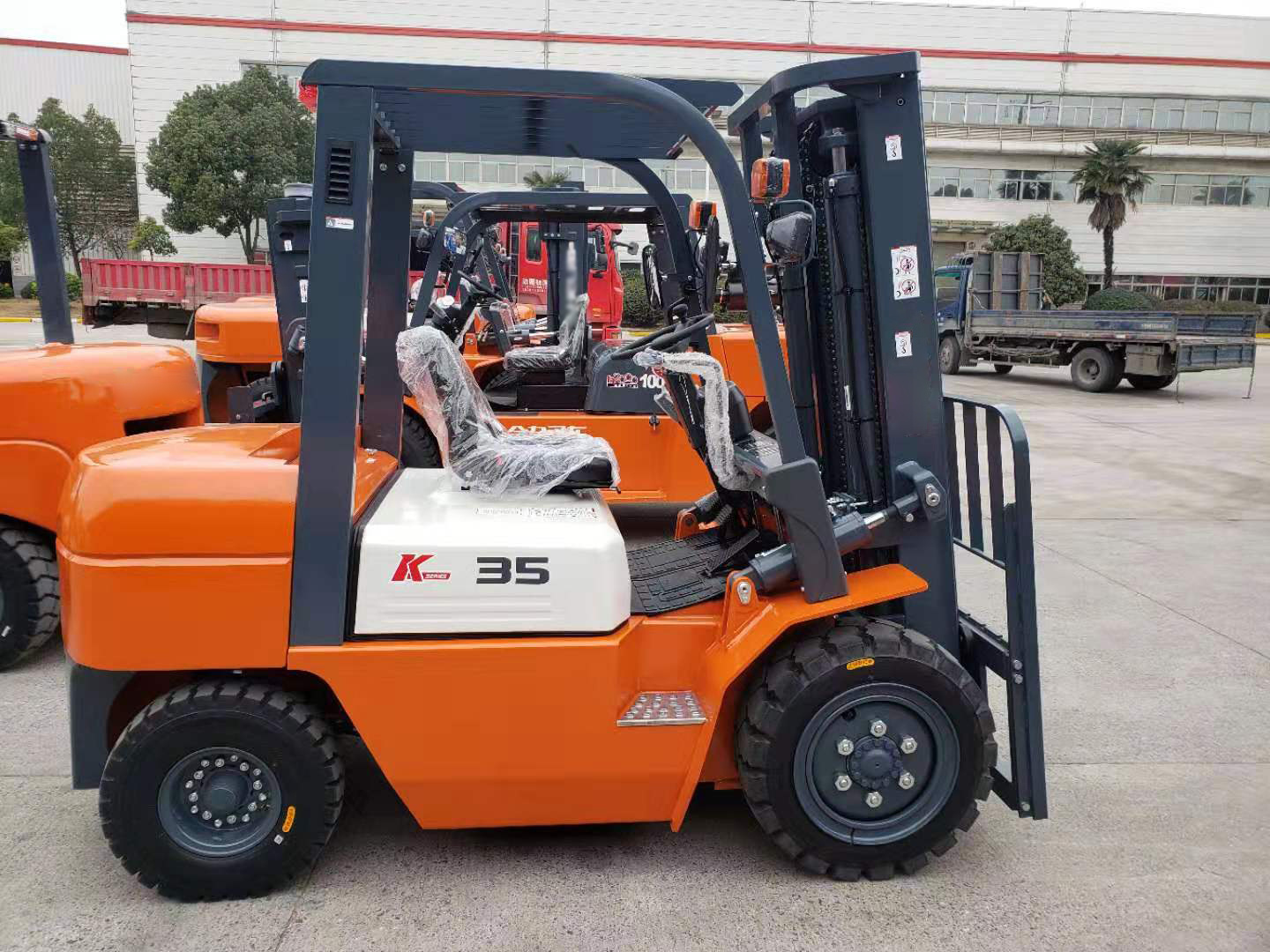 HELI 3.5 ton forklift CPC35 with side shift and attachments for sale