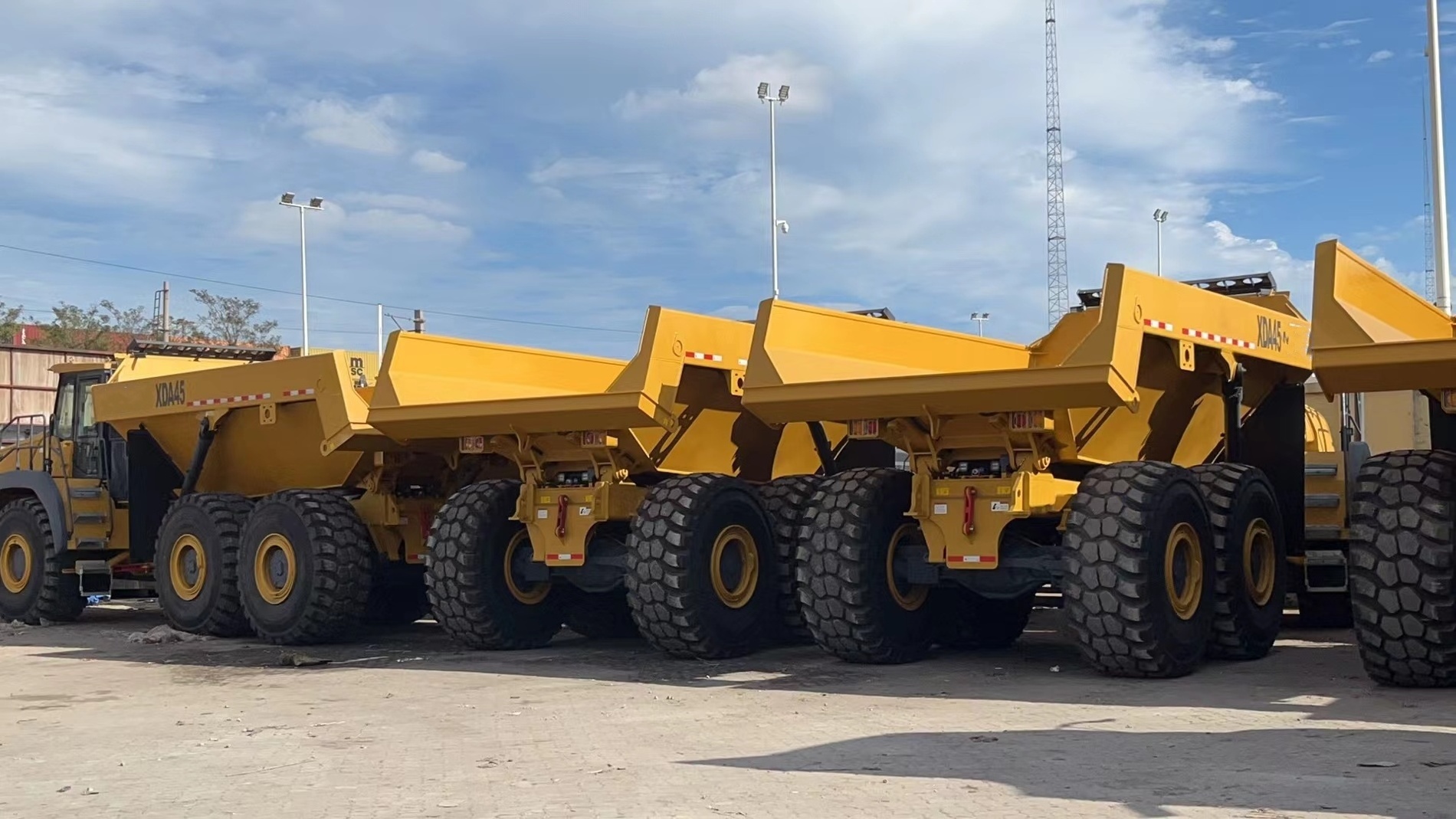 40Ton Small Mine Dump Truck 6x6 XDA40 With Spare Parts