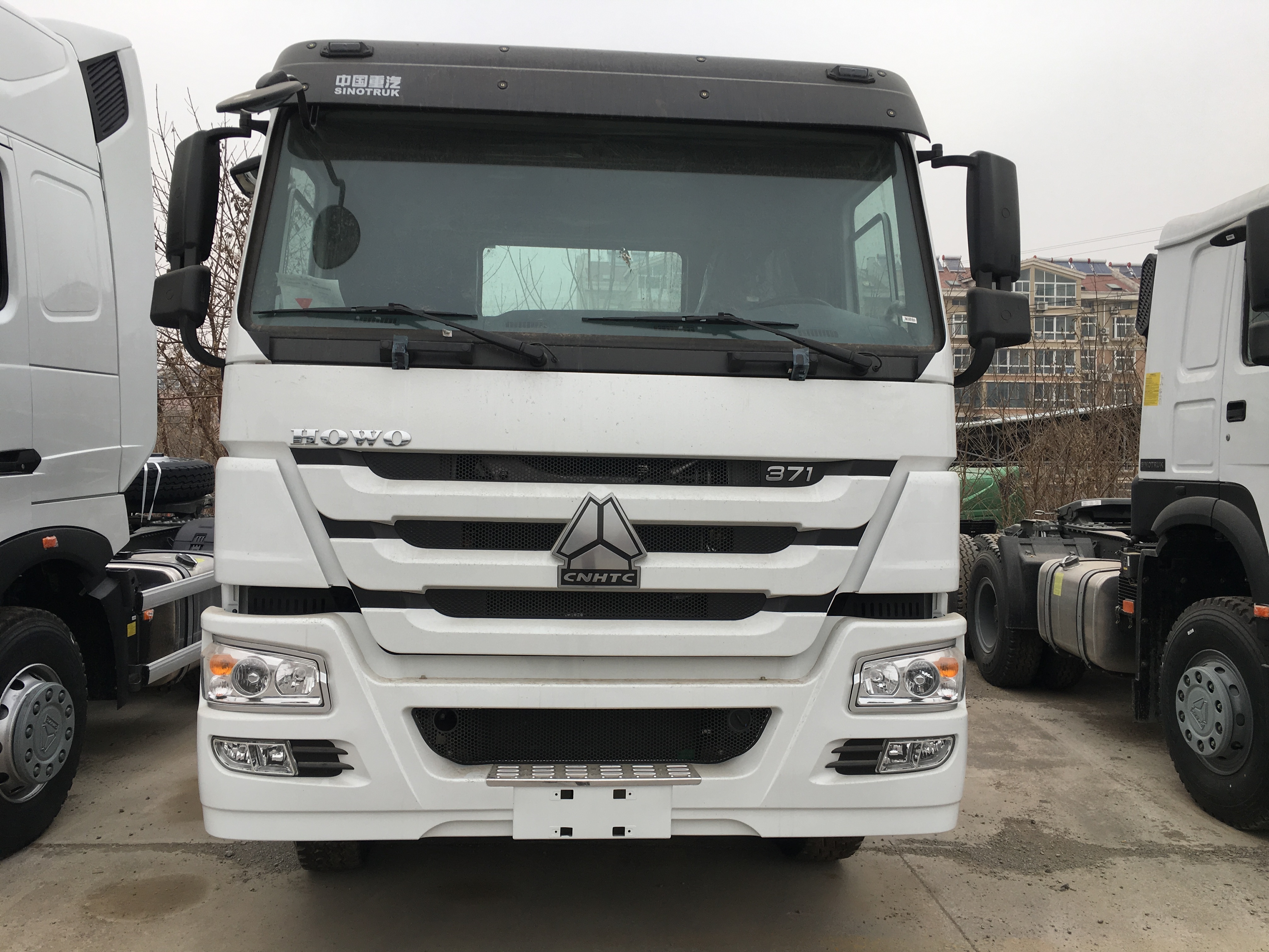 HOWO SINOTRUK A7 series Tractor Truck 6*4 with 420hp Diesel Euro II engine tractor head ZZ4257V3247N1B