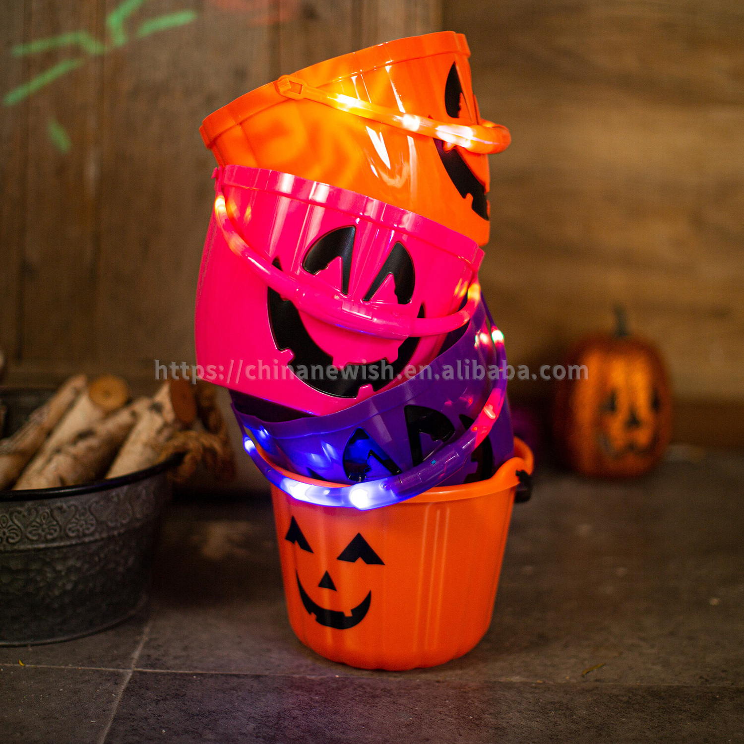 Hot selling Halloween Plastic Pumpkin Bucket Led Candy Lantern for Indoor Outdoor Halloween Party Decoration