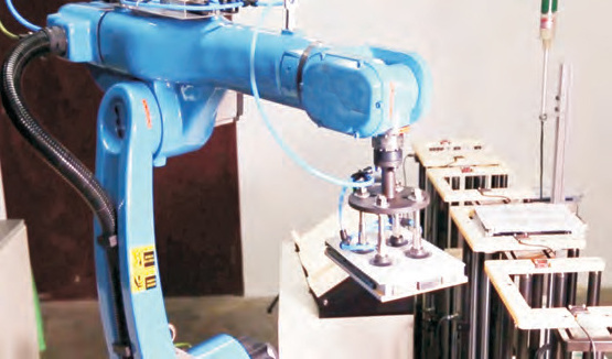 robot manipulator cnc robot arm and industrial 6 axis robot price similar with kuka