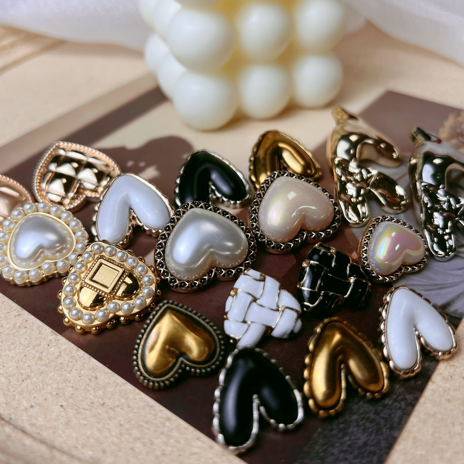 LS465 Fashion Heart Shaped Pearl High Foot Button Alloy Button For Coat Decorative Button