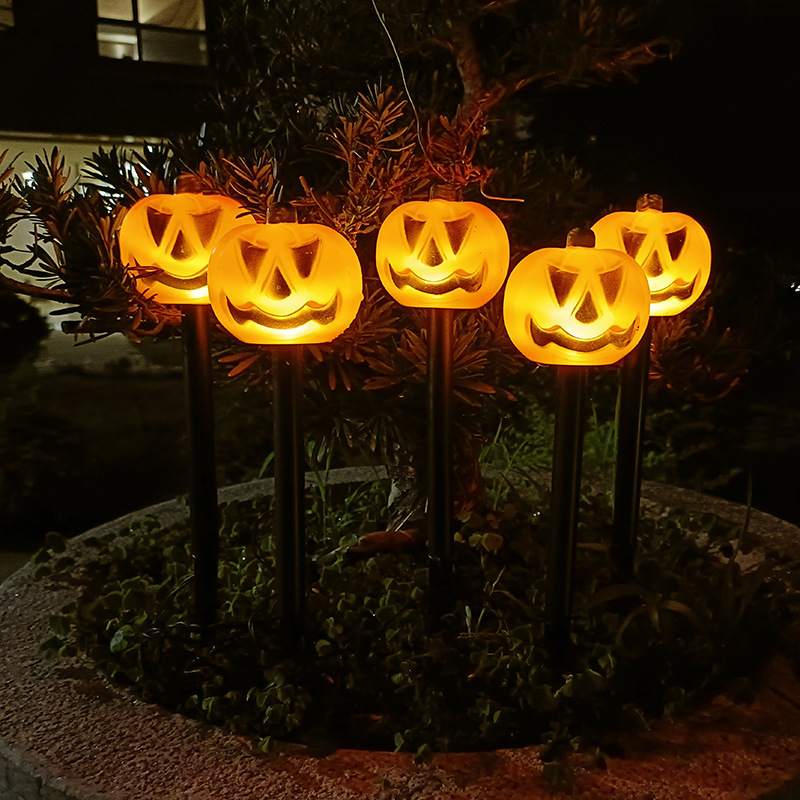 2023 New Design Outdoor Halloween Decorative lights Solar LED Plastic 3D Pumpkin Lawn Lights For Garden Festival