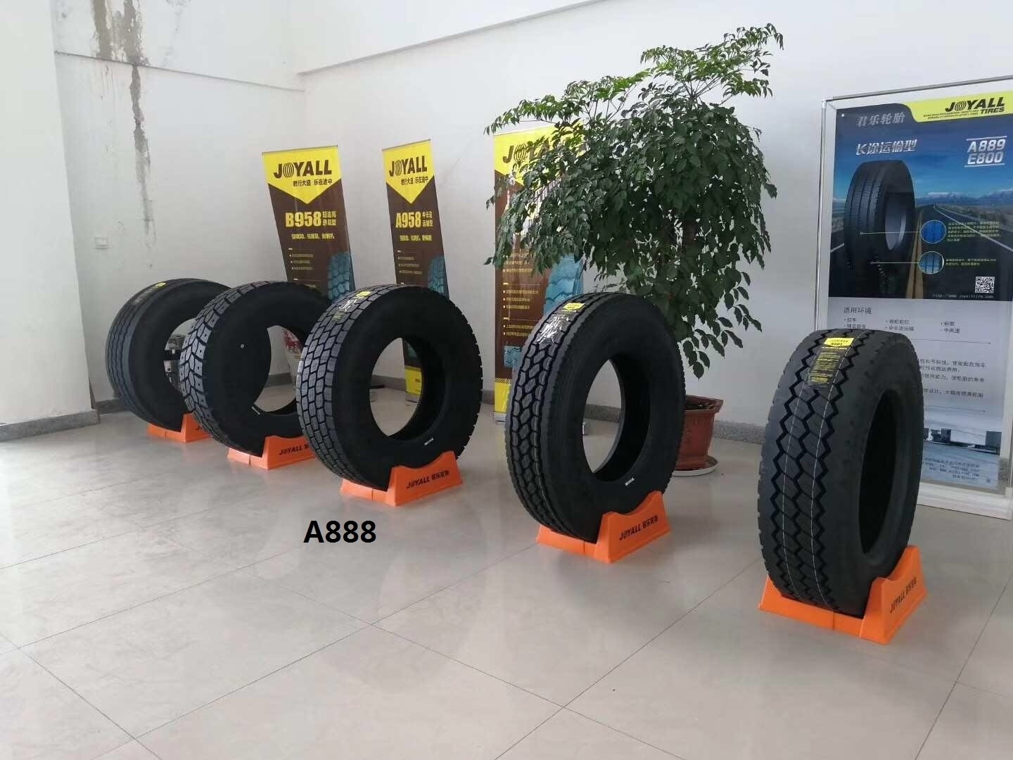 Top Quality Same As Korean Tires Brands Direct Tyres Supplier 275/70r22.5 Radial Truck Bus Tires