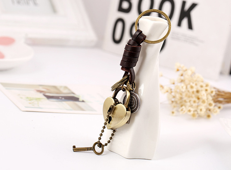 Skerwal Jewelry Punk Rock Leather Vintage Heart Shaped Lock And Key Keychains for Lover Creative Gift