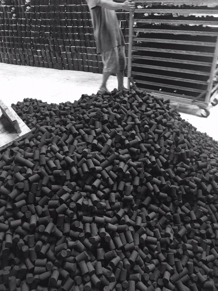 Coconut Shell Charcoal for BBQ or Shisha Briquette Coconut Shell Made by Machine Charcoal