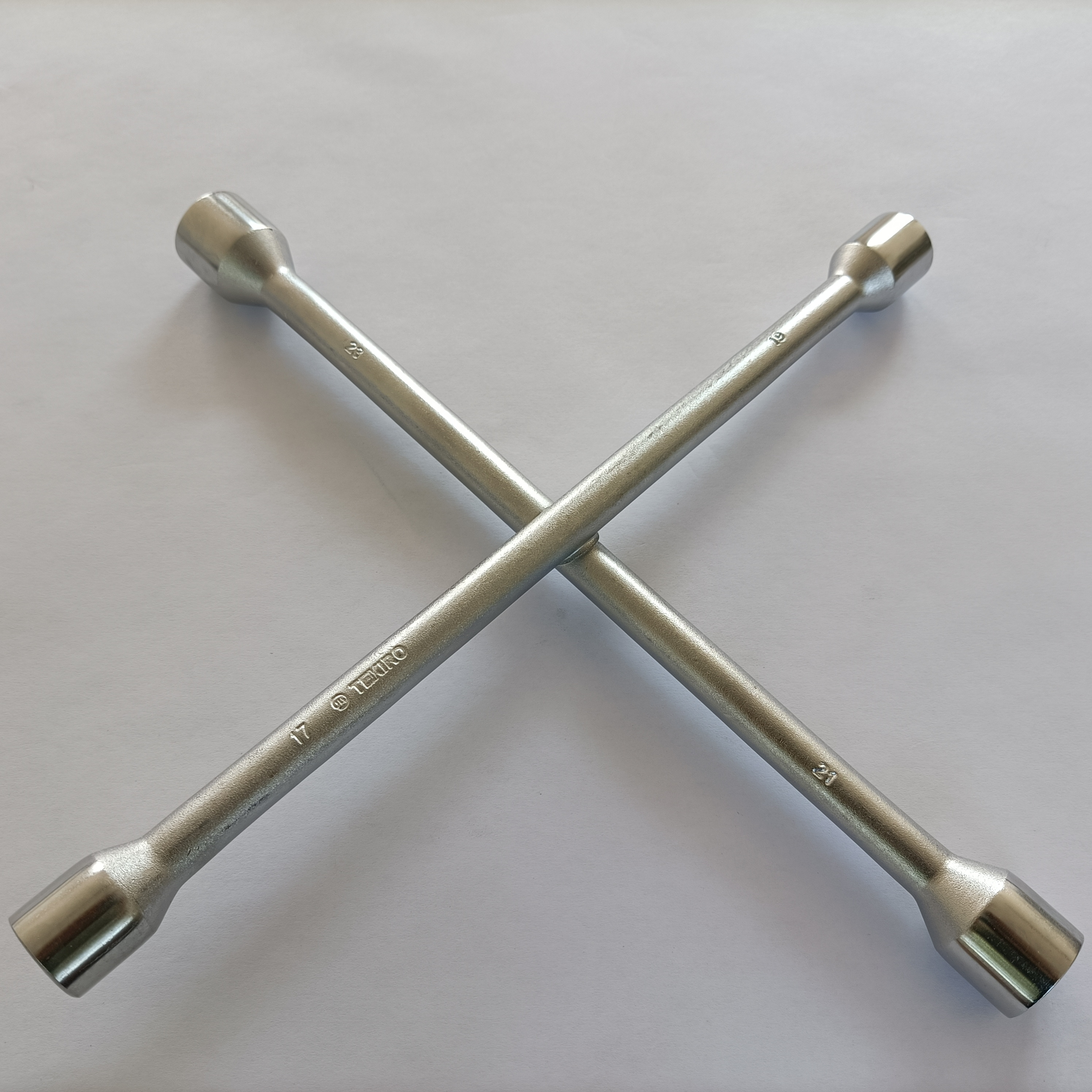 High quality silver chrome vanadium steel cross wrenches Special wrenches for car repair tires