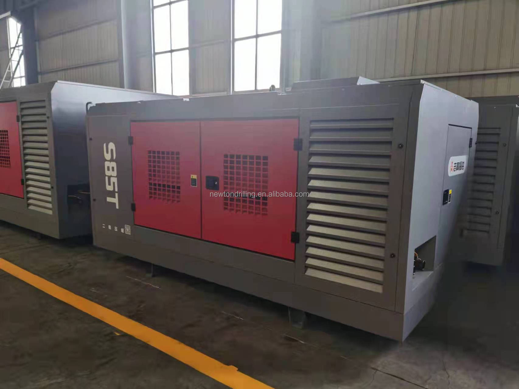 Zhigao 228KW 22 bar China mobile diesel screw portable air compressor for water well drilling rig