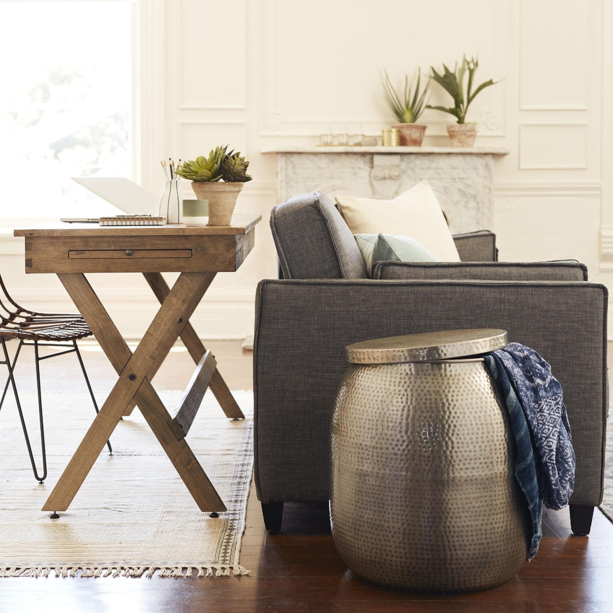 Silver Hammered Metal Drum Accent Table with Lid Modern Table Laundry Table for Living Room