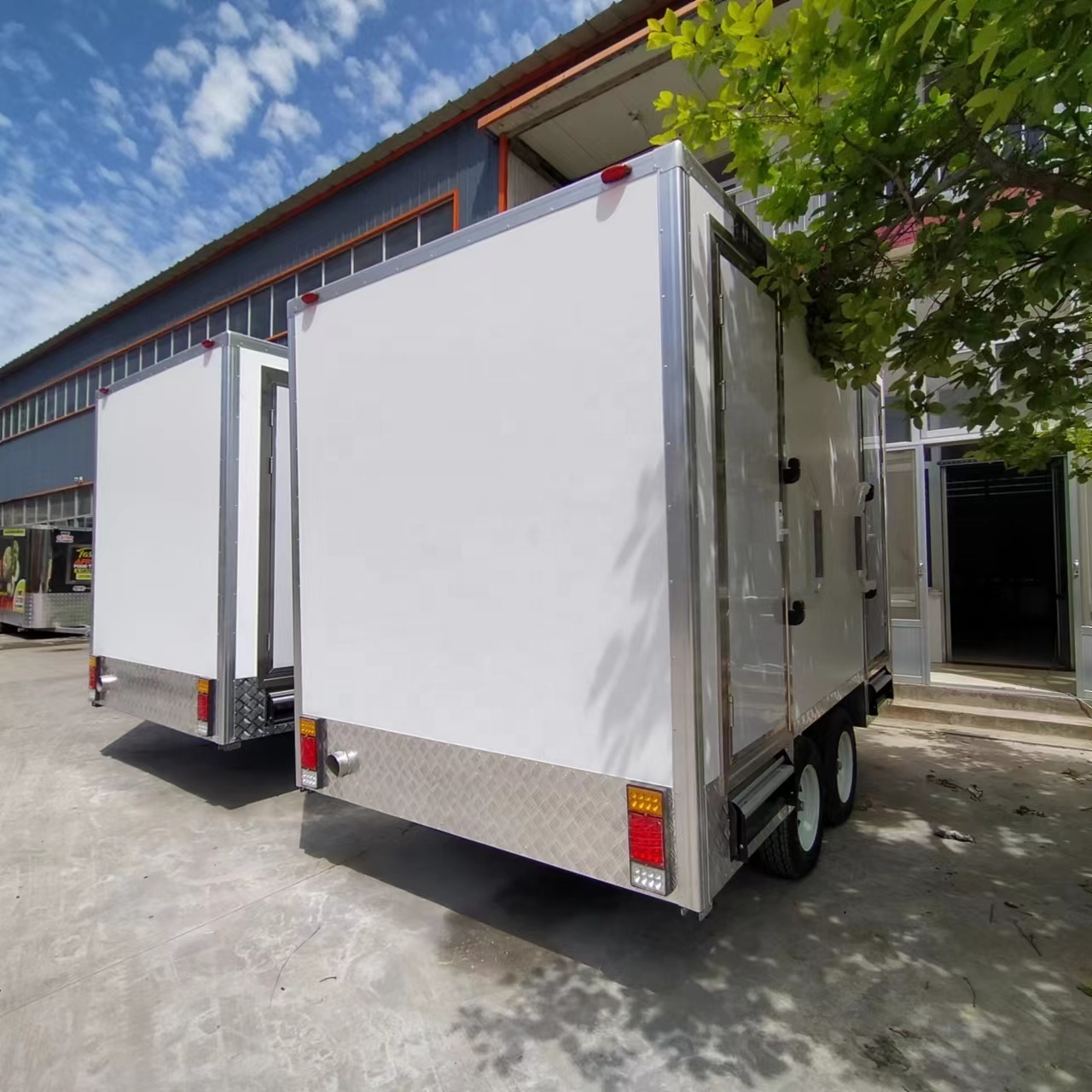 2023 NEWWIN  portable showers and portable toilets conrainer public toilet china movable toilets trailer